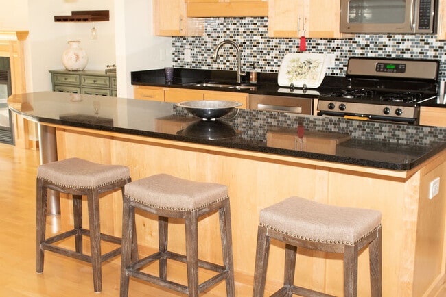 Granite top Center Island - 317 Groveland Ave