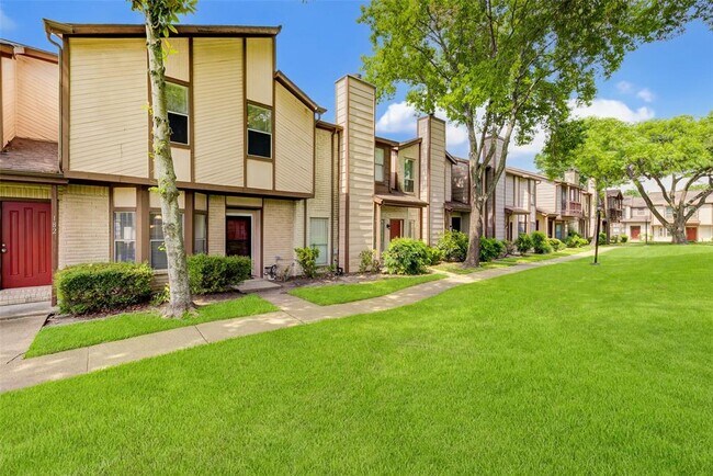 Building Photo - 12500 Brookglade Cir