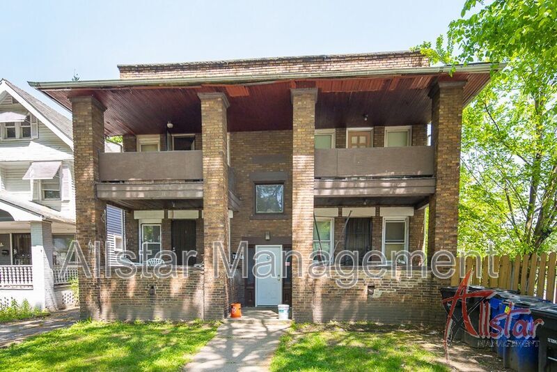 Foto principal - 10413 Yale Ave