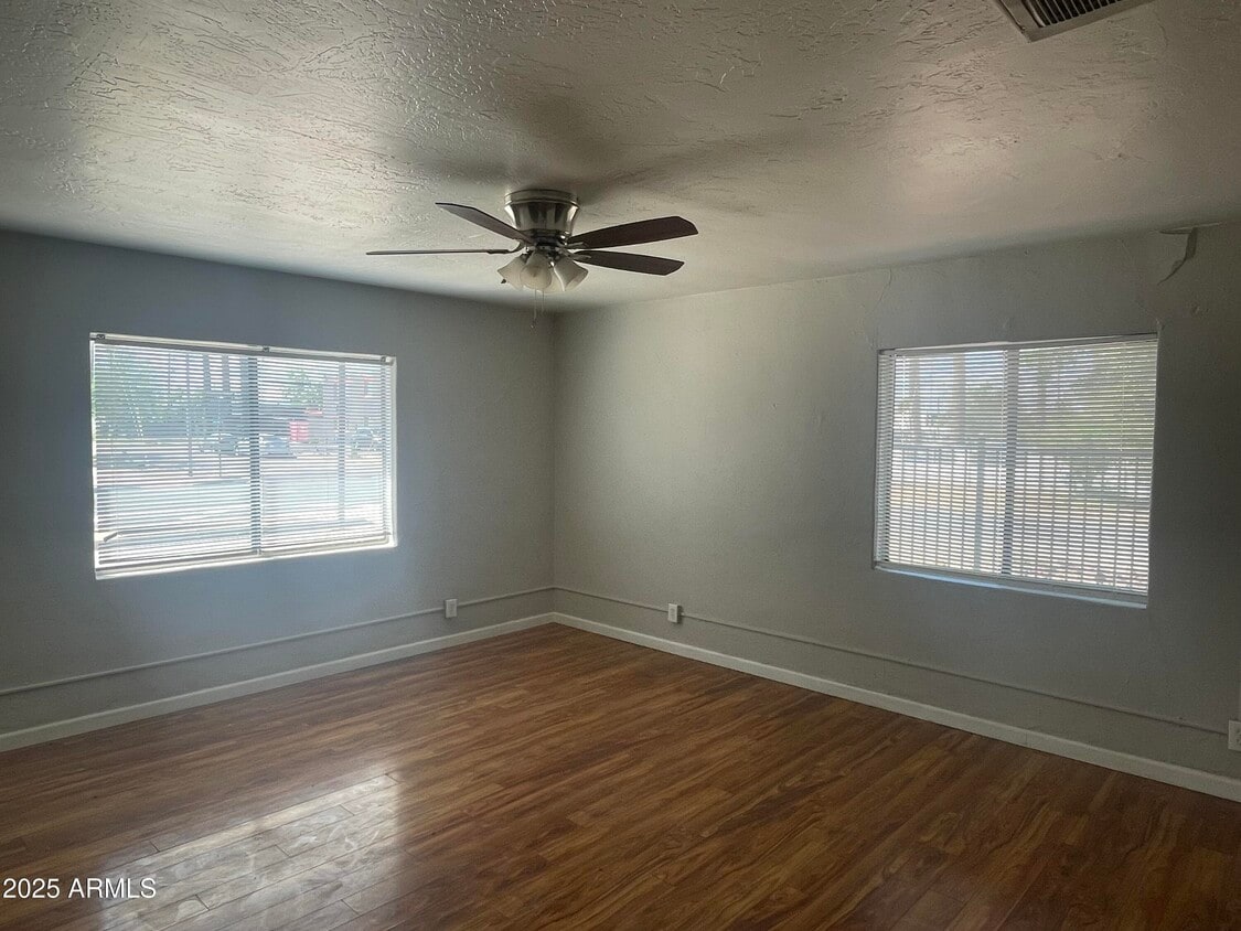 Primary Photo - 1226 W Roosevelt St
