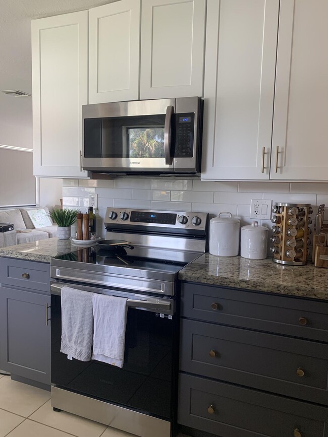 Building Photo - 297 NW 1st St