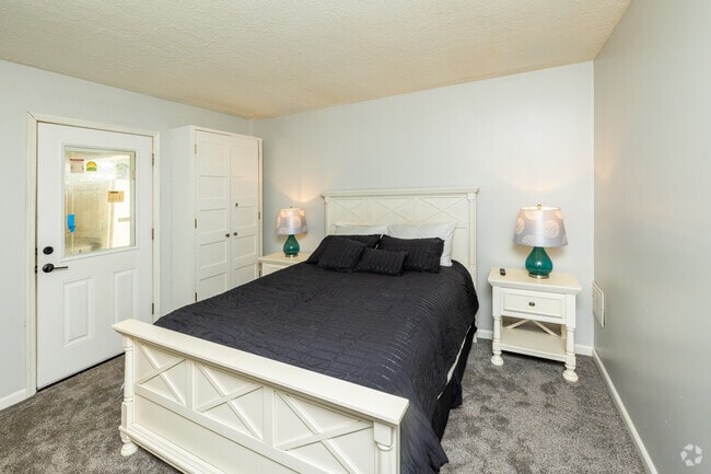 1BR, 1BA - 580SF - Bedroom - Bairsford Place Apartments
