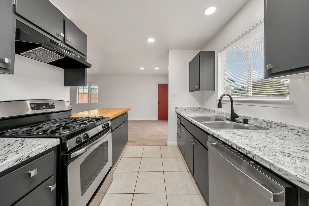 Primary Photo - Charming 3BR, 1BA House with Private Backyard