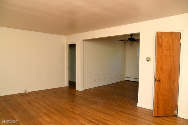 Fotografía del edificio - 1585 Coventry Rd