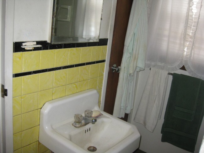 Interior - AUSTINTOWN BRICK 4-PLEX