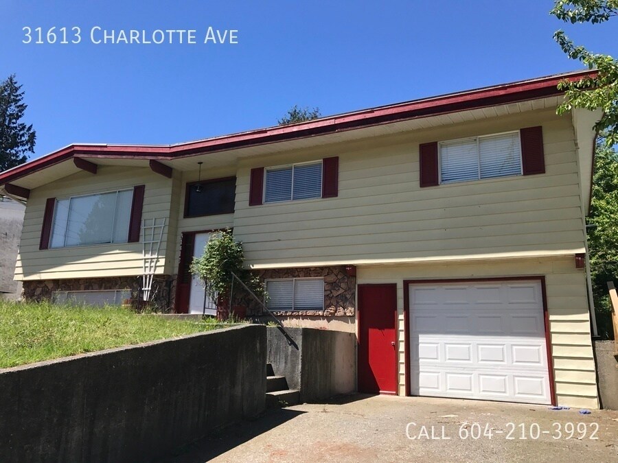 Photo principale - 5 Bedroom Home next to Fishtrap Creek!