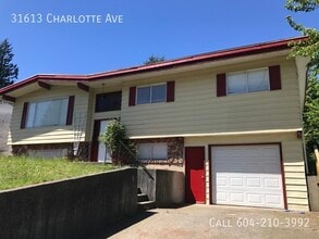 Building Photo - 31613 Charlotte Ave