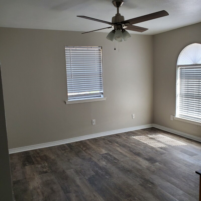 Building Photo - 1532 Hickory Ave