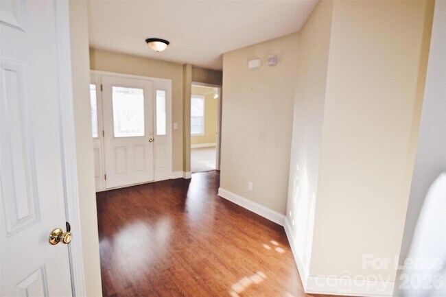 Foto del edificio - 1491 Mayfair Dr