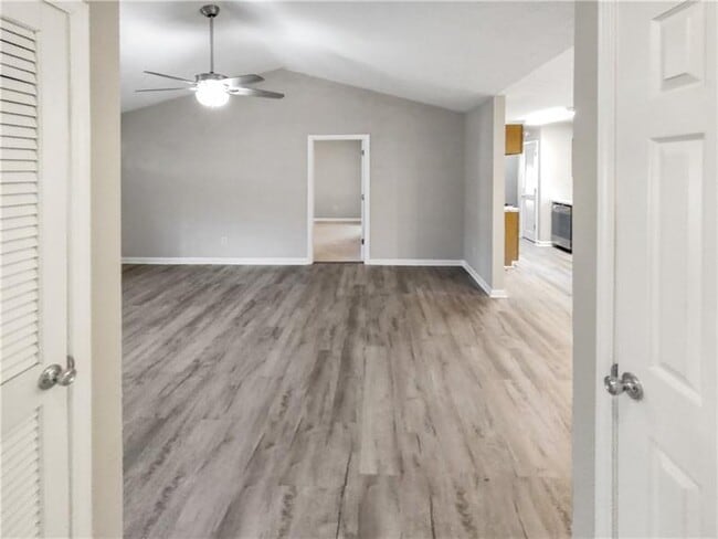 Building Photo - 220 Peach Forest Pl