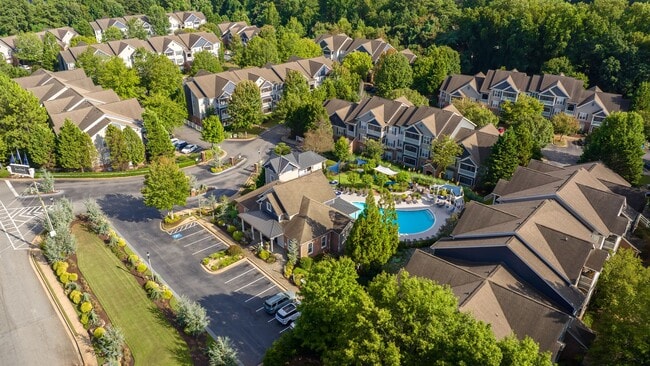 Discover our stunning clubhouse, sprawling pool deck, and lush landscapes - your ideal apartment in Acworth! - The Everlee Apartments