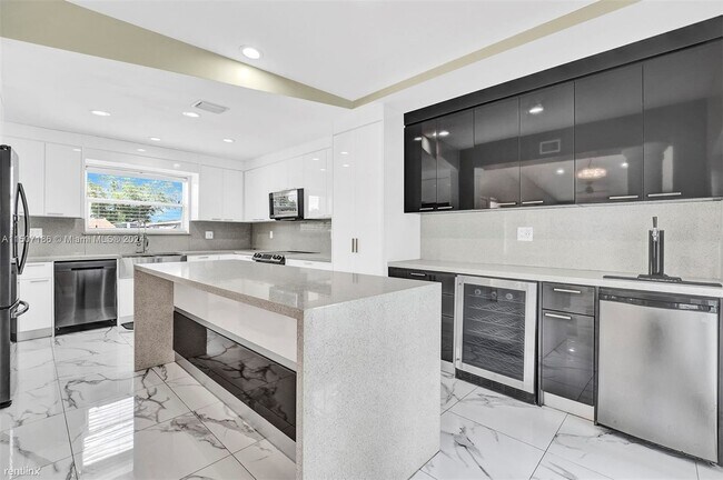 Foto del edificio - 3 br, 2 bath House - 7101 Harding St