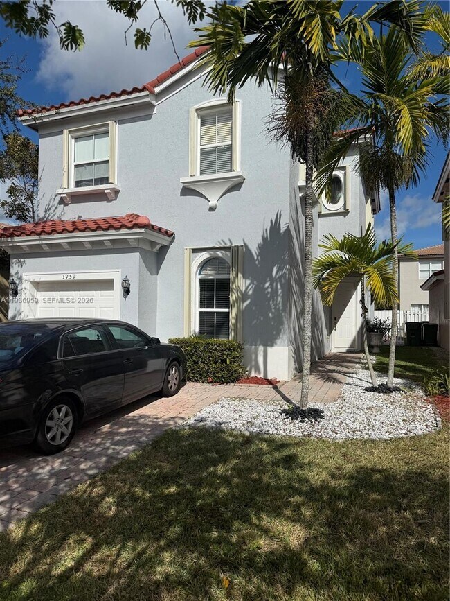 Foto del edificio - 3951 NE 13th Dr