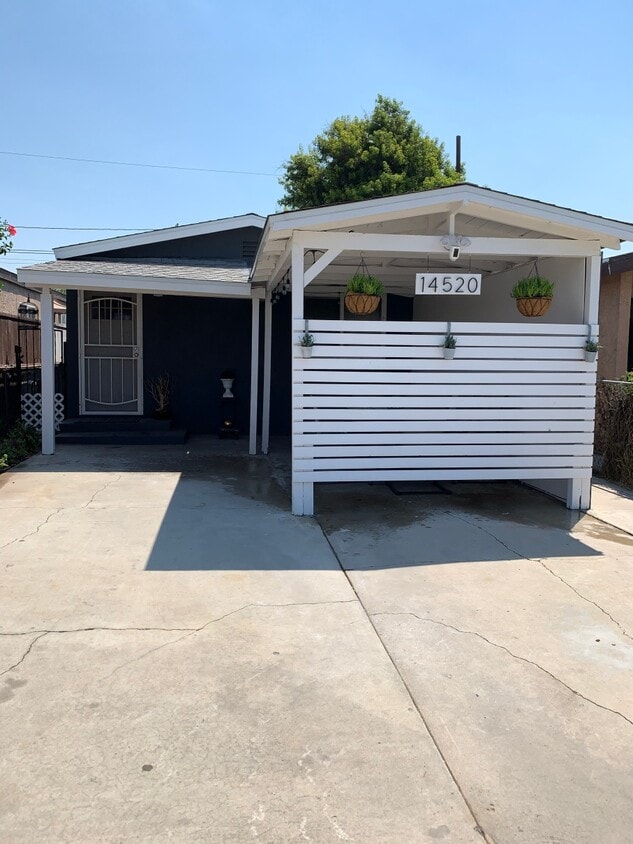 Front of the house - 14520 Pontlavoy Ave