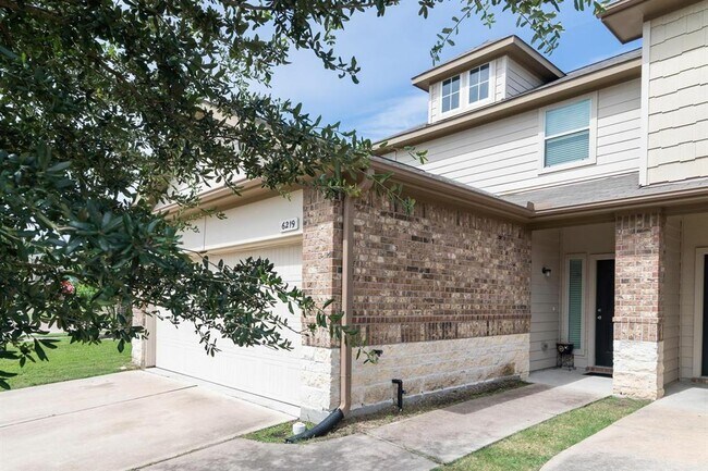 Building Photo - 6259 Brenwood Cir