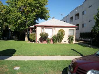 front of building - 5646 Farmdale Ave