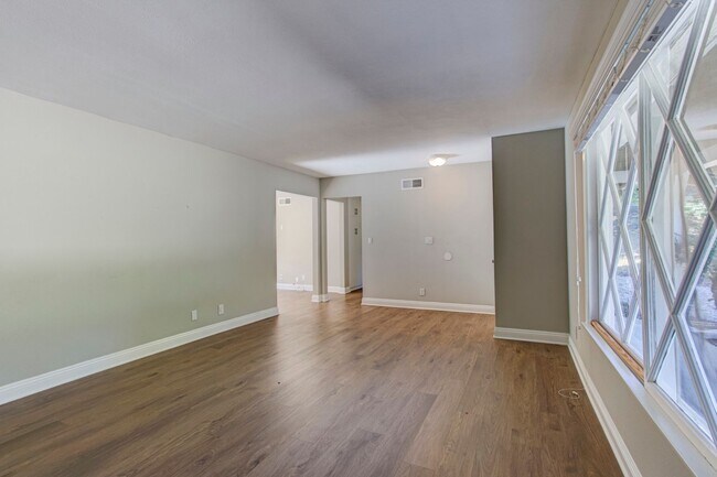 Building Photo - 1347 Sage Hill Rd
