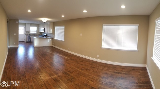 Building Photo - 3 br, 1 bath House - 14546 Merced St