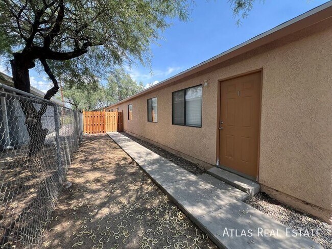 Photo - 508 N Iroquois Ave Apartment