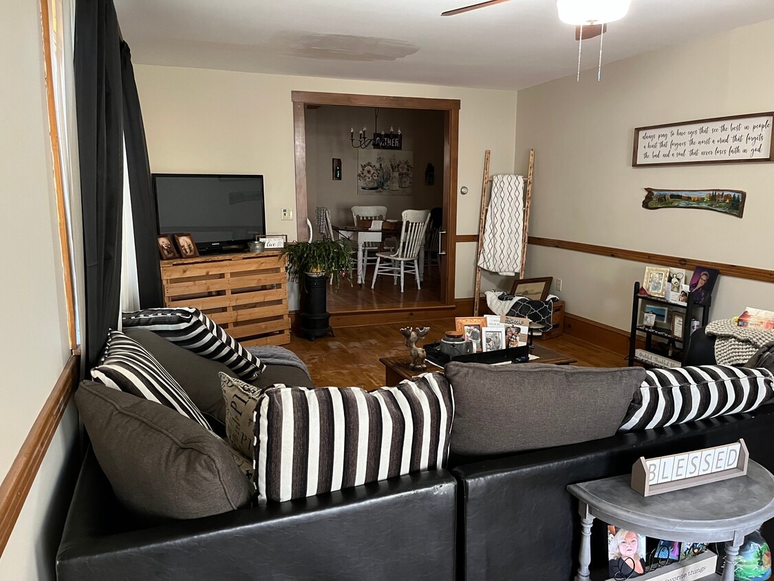 Living Room - 30 Grant St