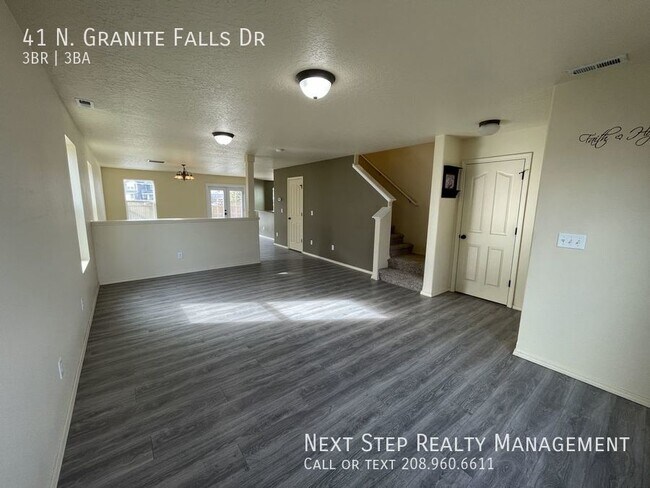 Foto del edificio - 3 Bed 2.5 Bath in Nampa