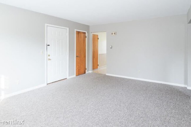 Building Photo - 2 br, 1 bath  - 917 E Main St Apt 8