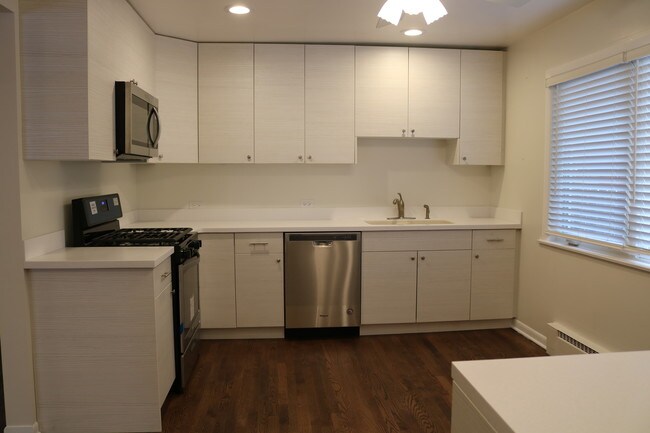 Building Photo - 2208 N 76th Ave