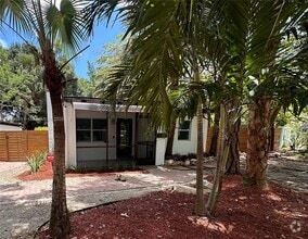 Building Photo - 1733 SW 13th St