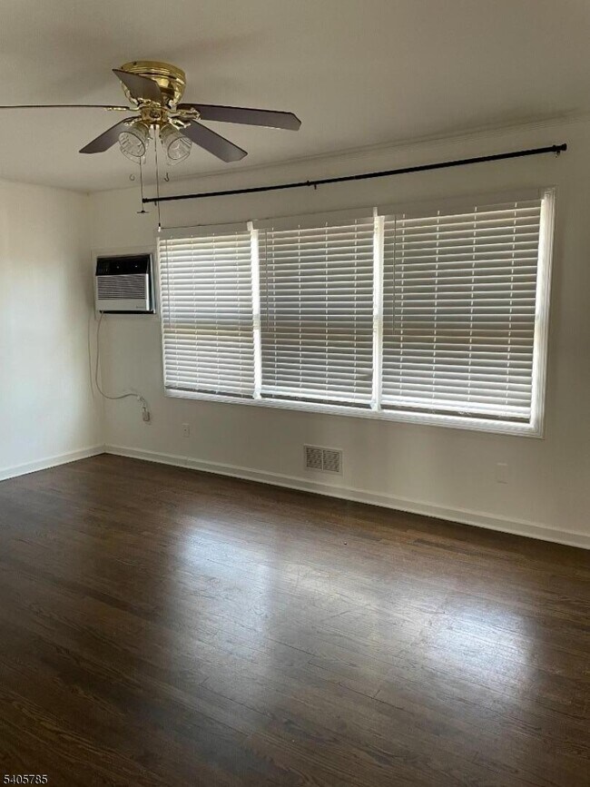 Building Photo - 31 Kingston Rd