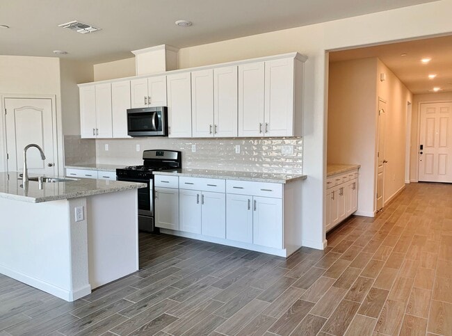 Building Photo - Beautiful New Single Family Home: single story 4 bed, 2.5 bath