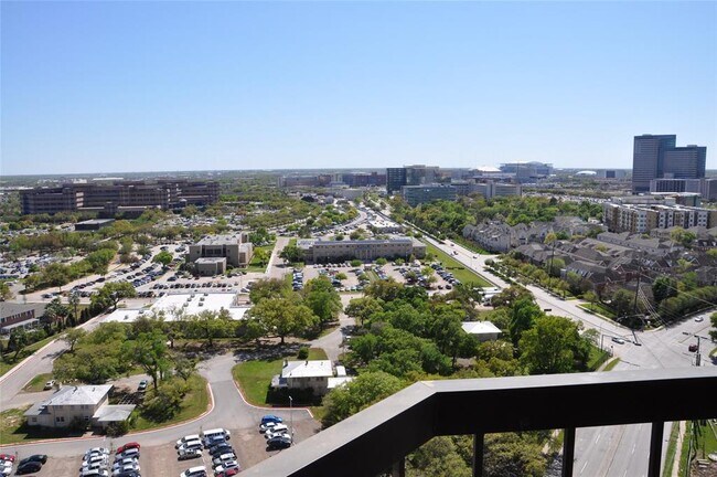 Building Photo - 2001 Holcombe Blvd