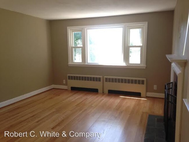 Building Photo - 4 br, 2 bath House - 1 Reservoir Ave