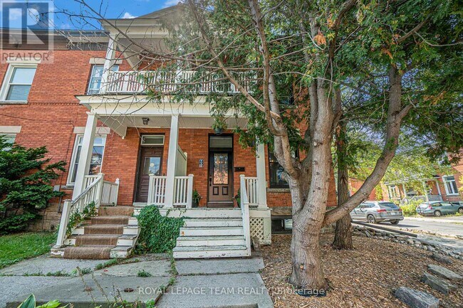 Building Photo - 128 Pretoria Ave