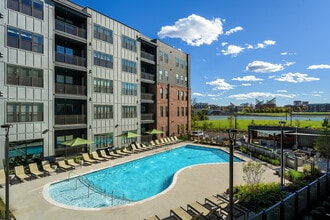 Building Photo - The Linden