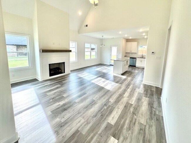 Foto del edificio - Brand New 4BR 2.5bath + office home in Oli...