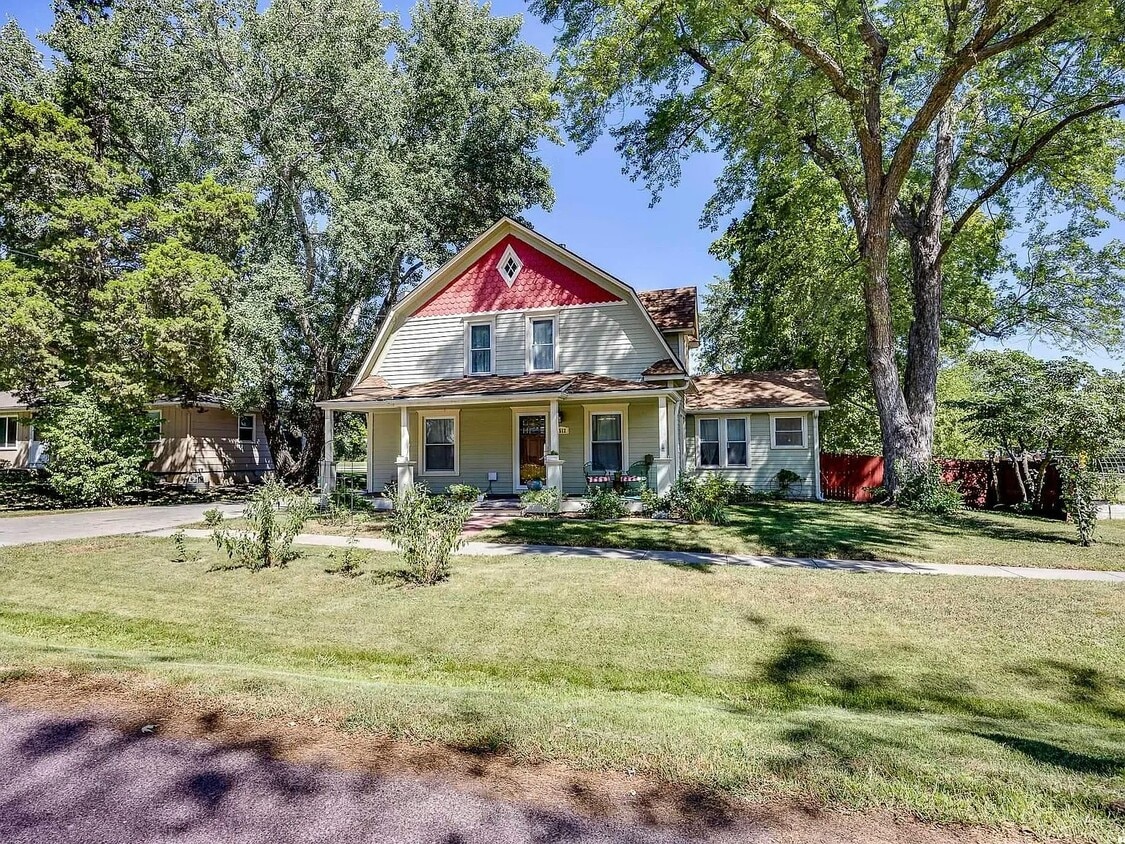 Foto principal - 1512 College St