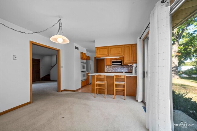 Building Photo - 38W686 Glenview Dr
