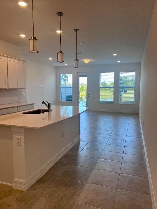 Building Photo - 6070 Praza Ln