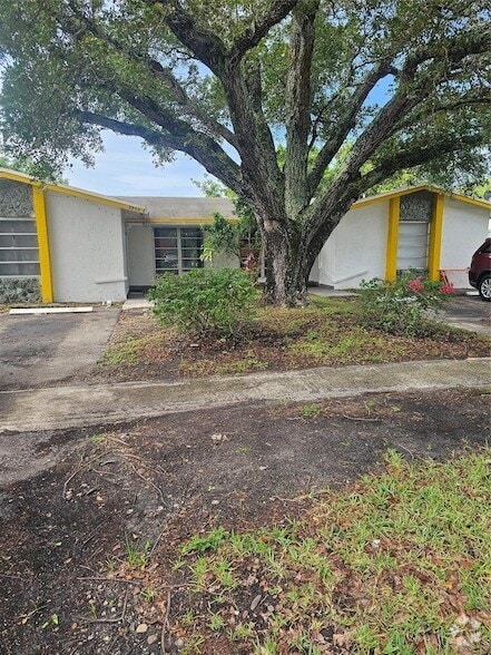 Building Photo - 5890 NW 20th St