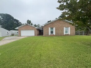 Building Photo - 110 Birch Rd