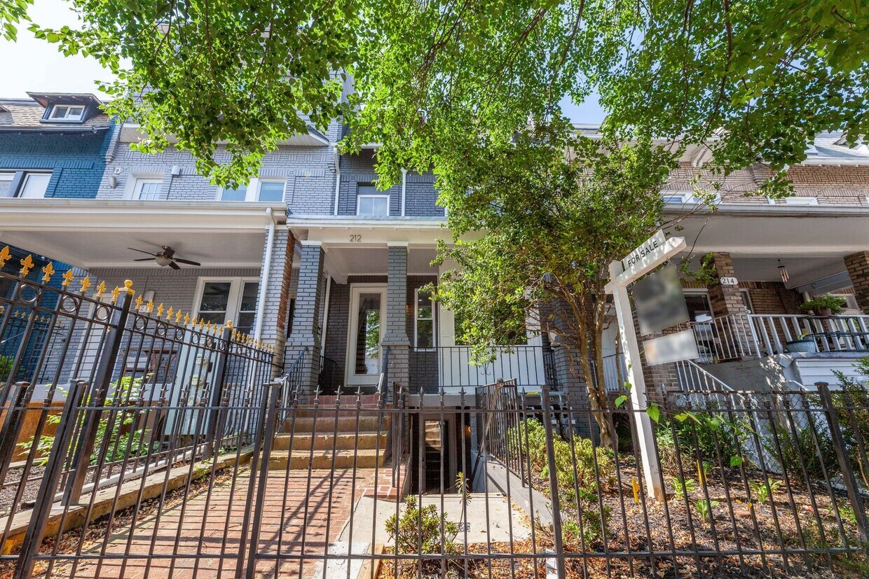 Primary Photo - 212 Upshur St NW