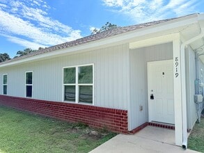 Building Photo - 8919 Untreiner Ave