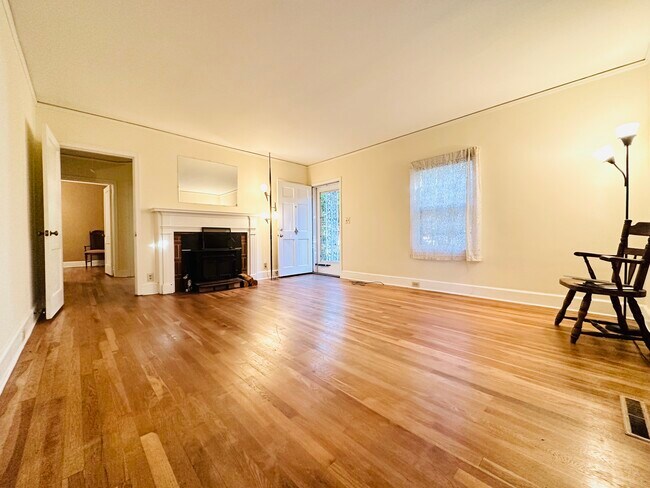 Foto del edificio - 312 Greenwood Dr