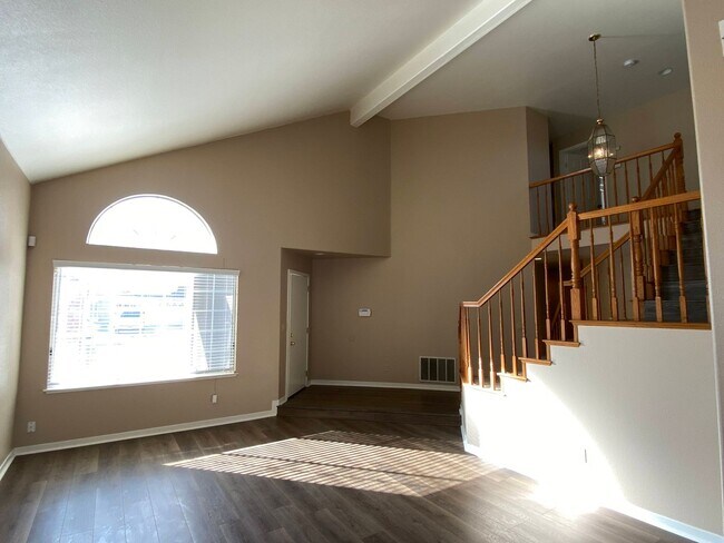 Building Photo - Totally Remodeled, Five Bedroom, Three Bat...
