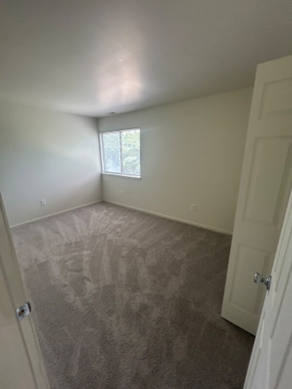 Building Photo - 35431 Hickory Woods Dr