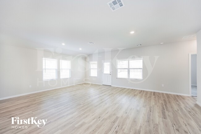 Building Photo - 6754 Hatchery Way