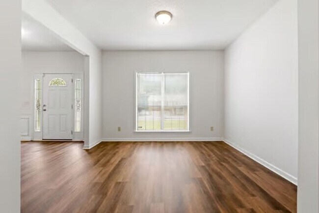 Foto del edificio - Two story home in Hampton