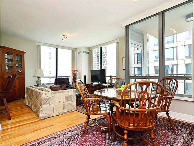 Foto del edificio - 600 N Lake Shore Dr