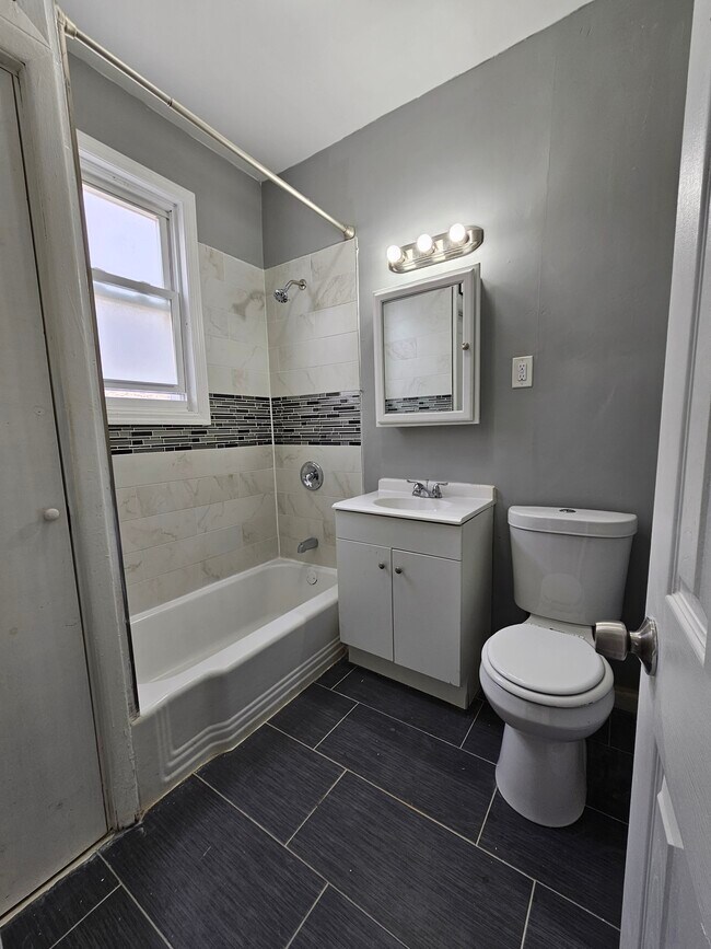 Foto del edificio - 127 Brookwood St