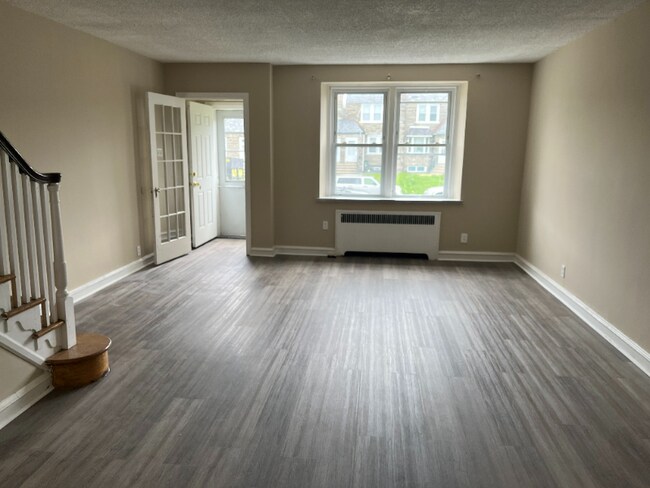 Building Photo - 3133 Longshore Ave